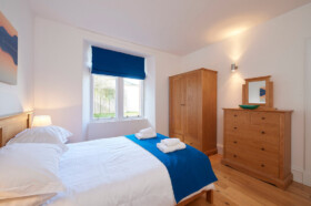 Bed room